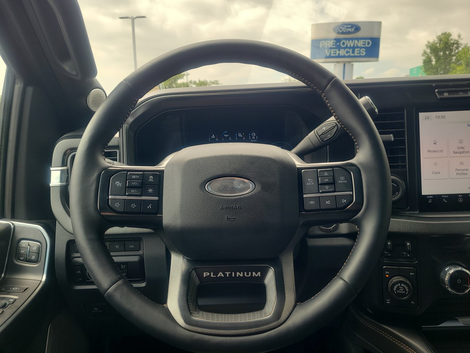 Certified 2024 Ford F350 Platinum w/ Tremor Off-Road Package AWD/4WD image 9