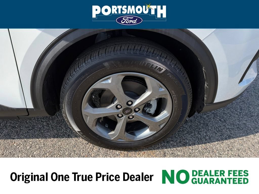 Certified 2025 Ford Escape ST-Line w/ Tech Pack #1 AWD/4WD image 38
