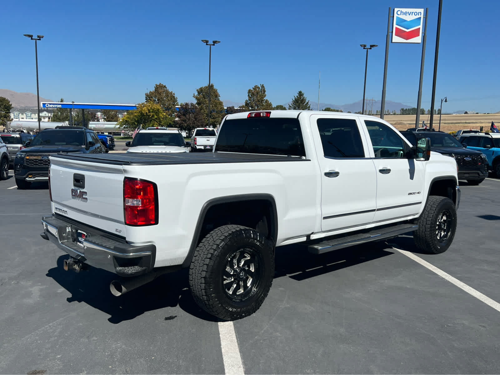Used 2018 GMC Sierra 2500 SLT w/ Duramax Plus Package AWD/4WD image 7