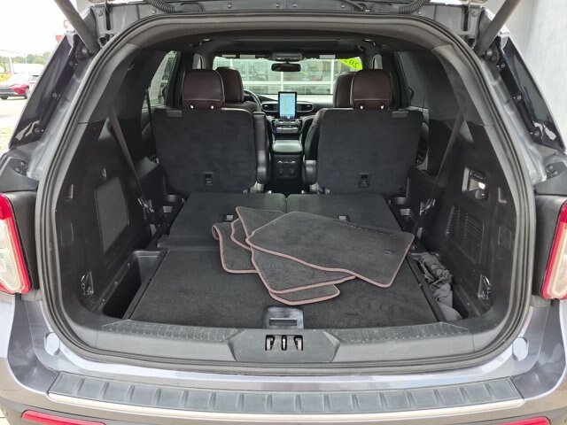 Certified 2021 Ford Explorer Platinum w/ Equipment Group 601A AWD/4WD image 35