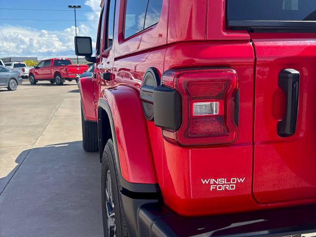 Used 2024 Jeep Wrangler Unlimited Sahara AWD/4WD image 11