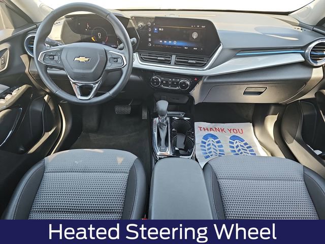Used 2025 Chevrolet Trax LT w/ LT Convenience Package FWD image 19