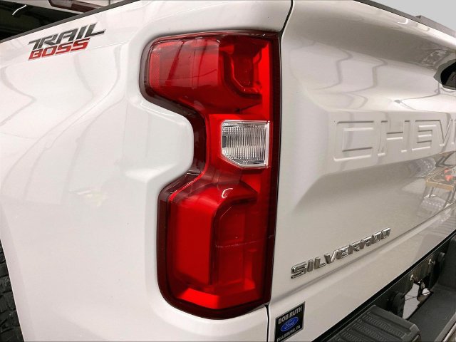 Used 2020 Chevrolet Silverado 1500 Custom Trail Boss w/ Custom Convenience Package AWD/4WD image 28