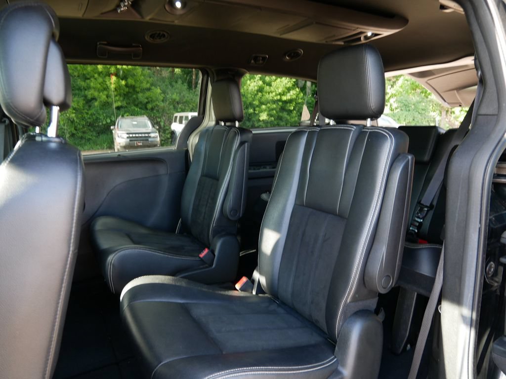 Used 2019 Dodge Grand Caravan SXT w/ Driver Convenience Group FWD image 11