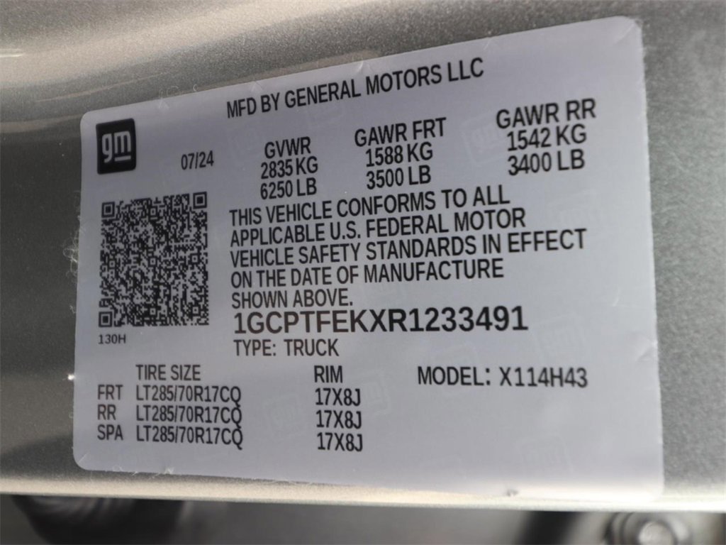 Used 2024 Chevrolet Colorado ZR2 w/ Technology Package image 25