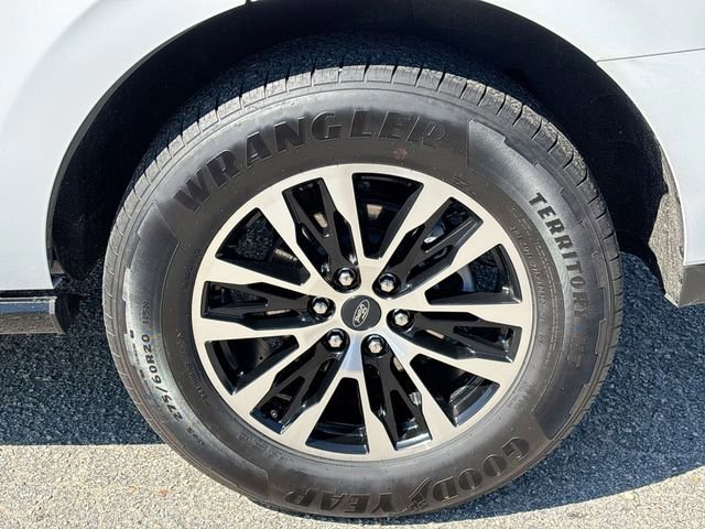 Certified 2025 Ford Expedition Platinum image 14