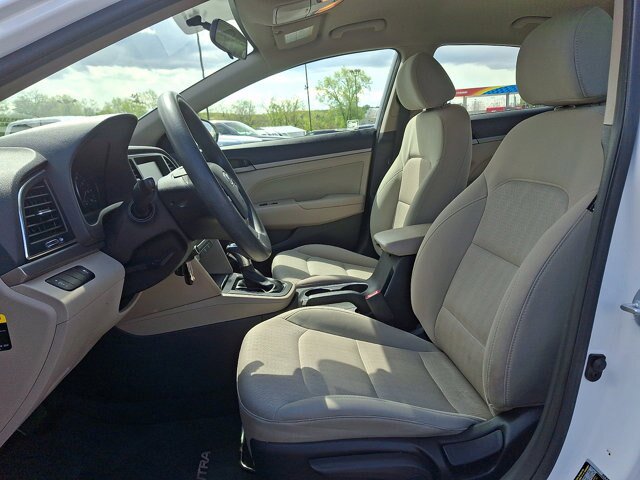 Used 2017 Hyundai Elantra SE FWD image 14