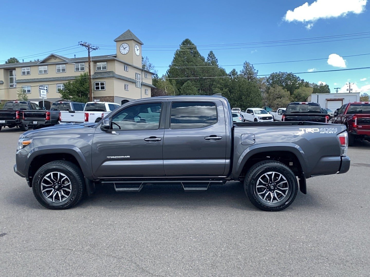 Used 2020 Toyota Tacoma TRD Sport w/ Technology Package AWD/4WD image 8