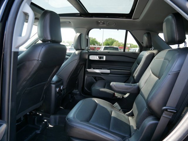 Certified 2023 Ford Explorer Limited w/ Limited Technology Package AWD/4WD image 13