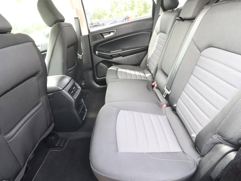 Certified 2023 Ford Edge SE w/ Black Appearance Package AWD/4WD image 9