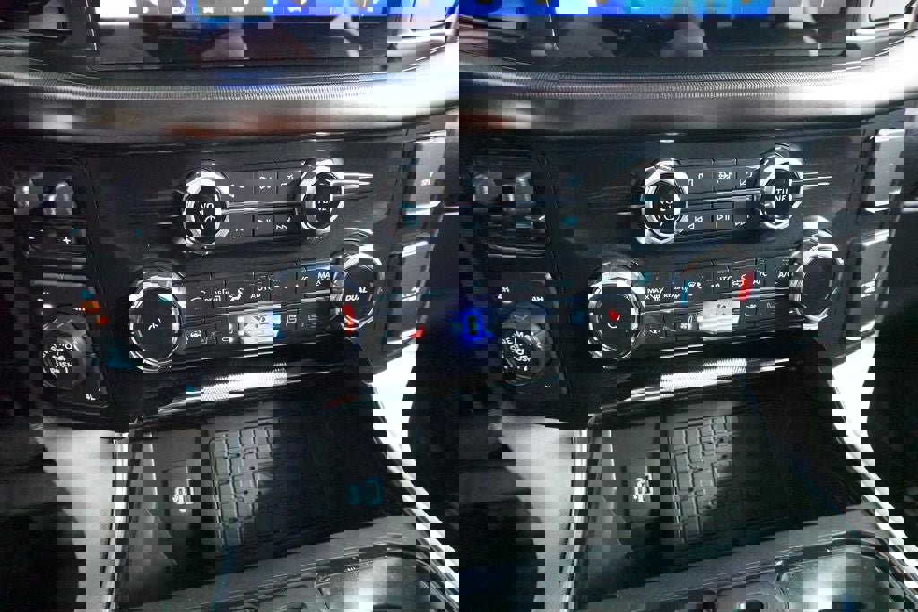 Certified 2023 Ford F150 Platinum w/ FX4 Off-Road Package image 16