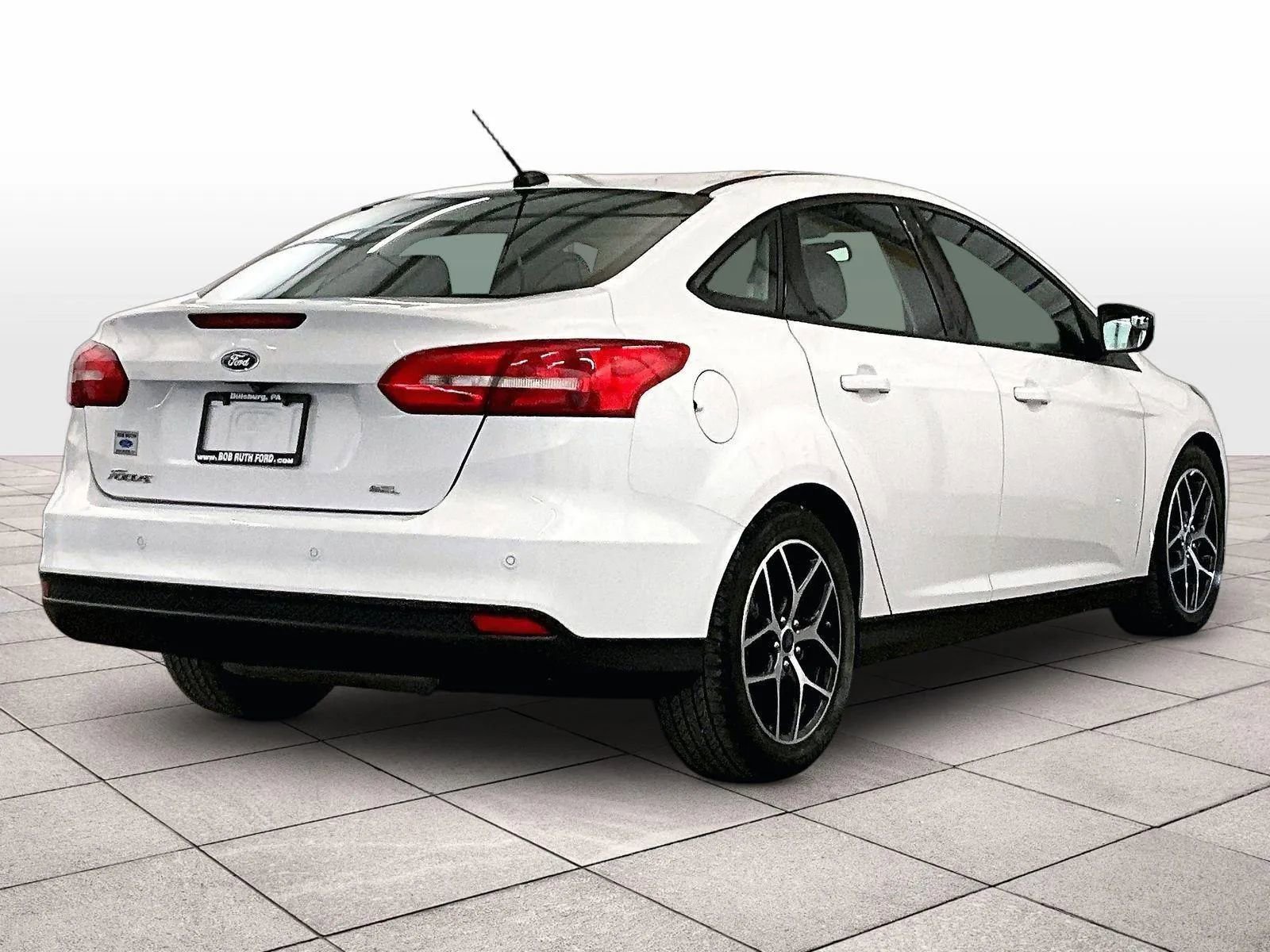 Certified 2018 Ford Focus SEL FWD image 11