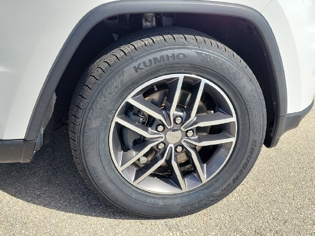 Used 2018 Jeep Grand Cherokee Laredo RWD image 13