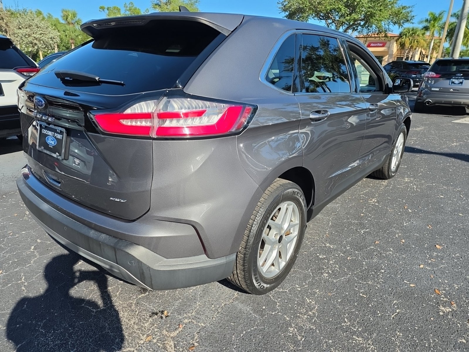 Certified 2023 Ford Edge SEL AWD/4WD image 4