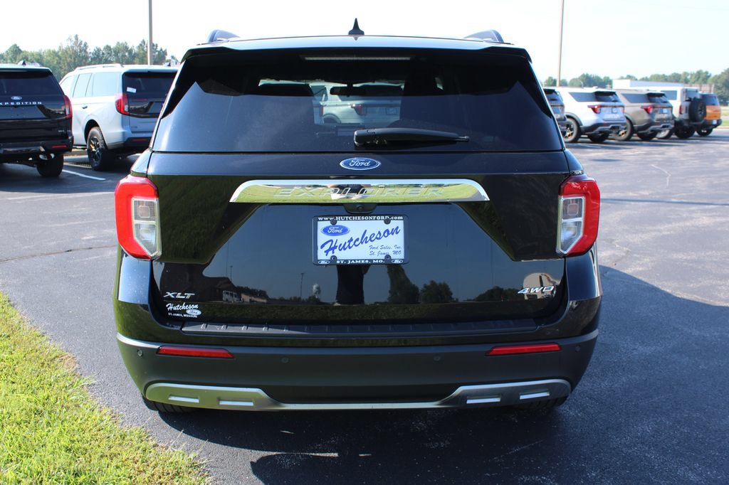 Certified 2024 Ford Explorer XLT w/ Equipment Group 202A AWD/4WD image 9