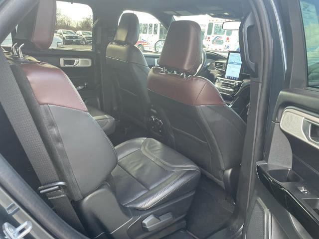 Certified 2022 Ford Explorer Platinum w/ Equipment Group 601A image 9