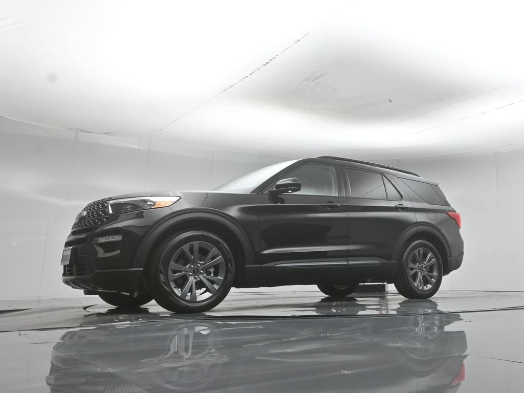 Certified 2023 Ford Explorer XLT w/ Equipment Group 202A RWD image 52