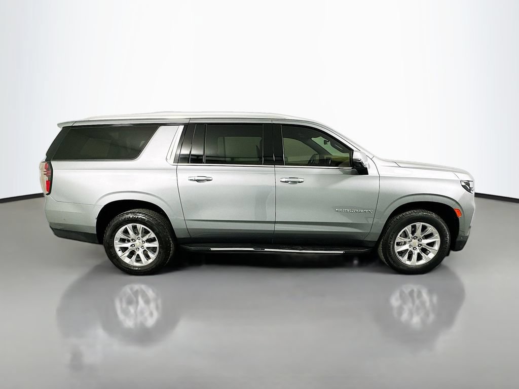 Used 2023 Chevrolet Suburban Premier w/ Advanced Technology Package AWD/4WD image 5