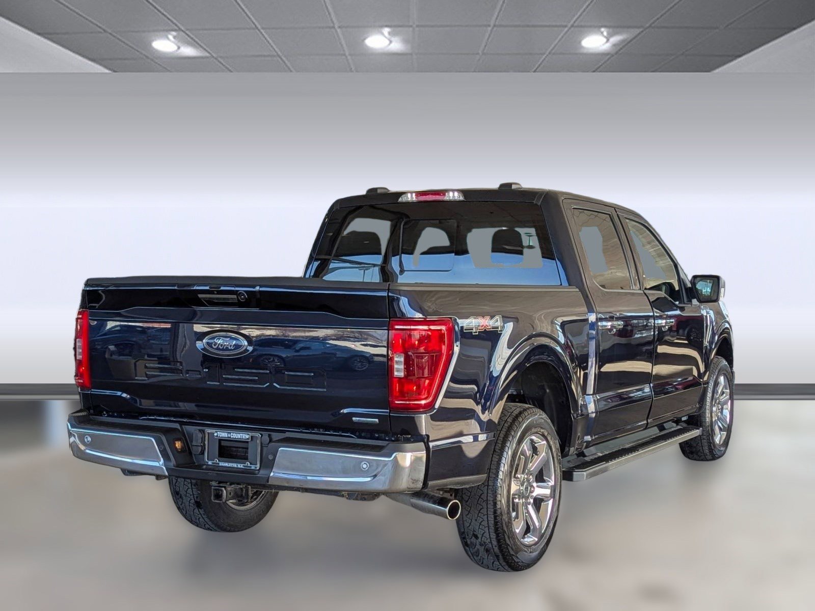 Certified 2022 Ford F150 XLT w/ Equipment Group 302A High image 8