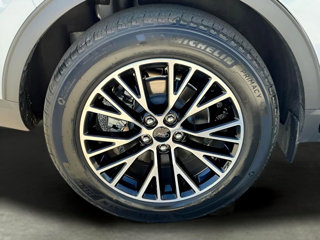 Certified 2026 Ford Escape Base image 16