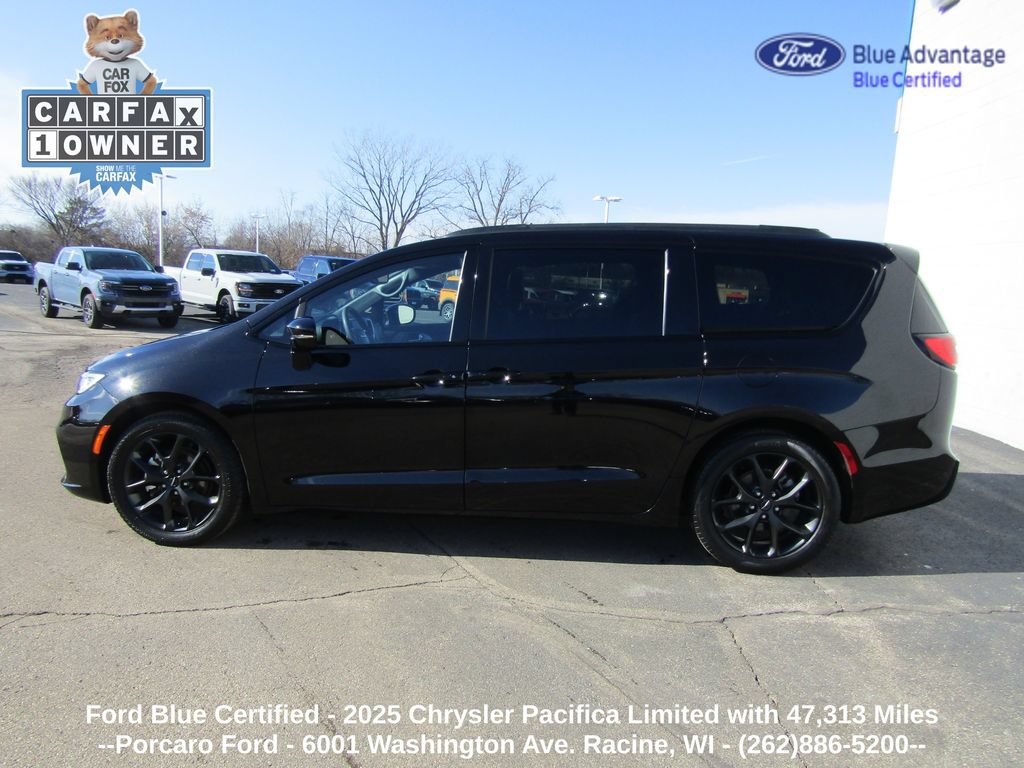 Used 2025 Chrysler Pacifica Limited FWD image 2