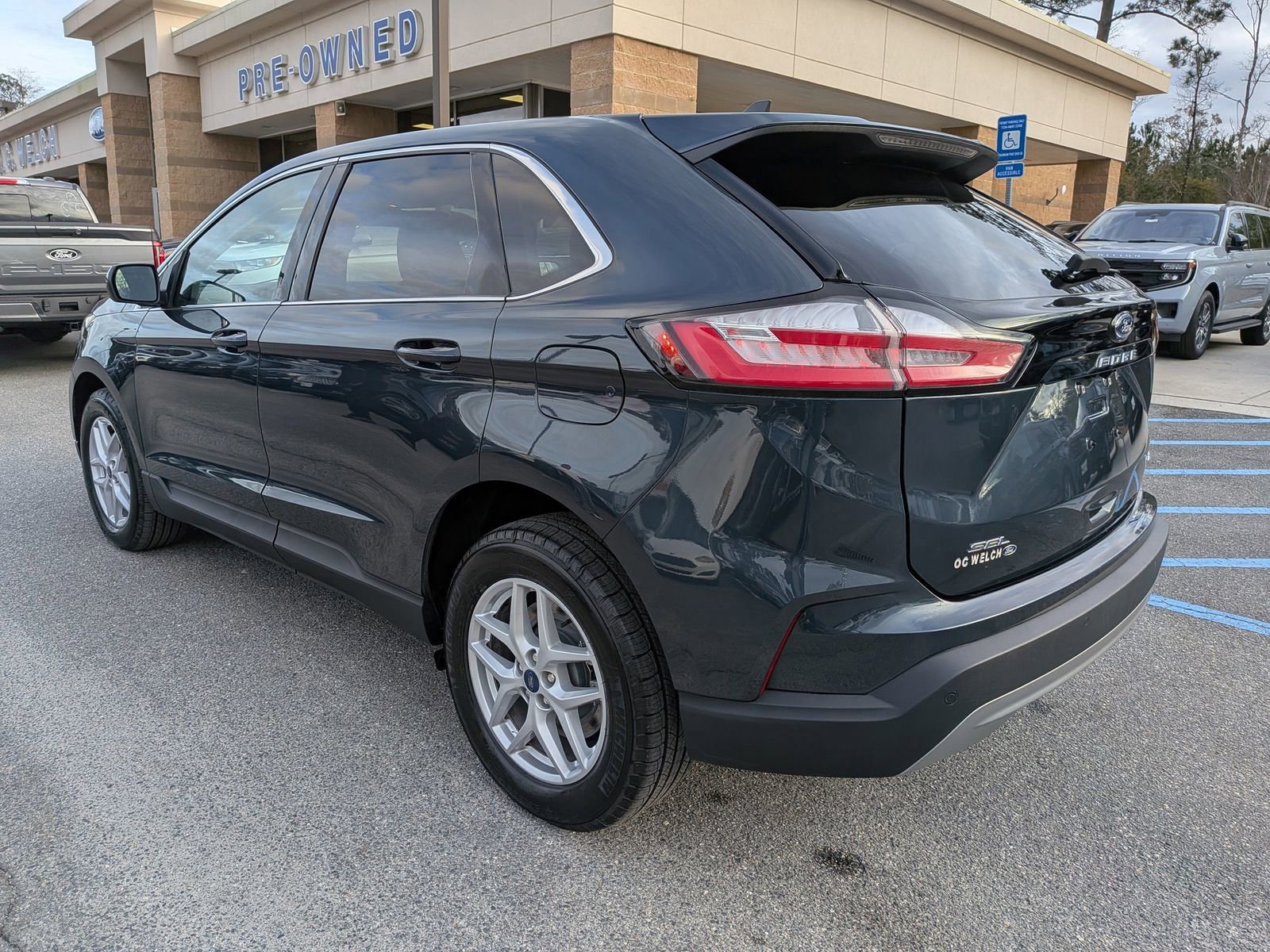 Certified 2022 Ford Edge SEL w/ Convenience Package image 3