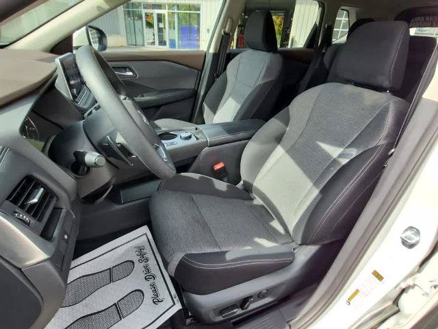 Used 2023 Nissan Rogue SV AWD/4WD image 10