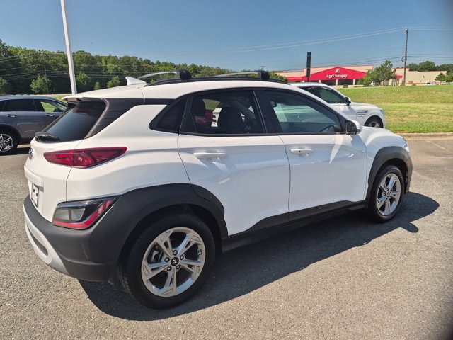 Used 2022 Hyundai Kona SEL w/ Cargo Package FWD image 4