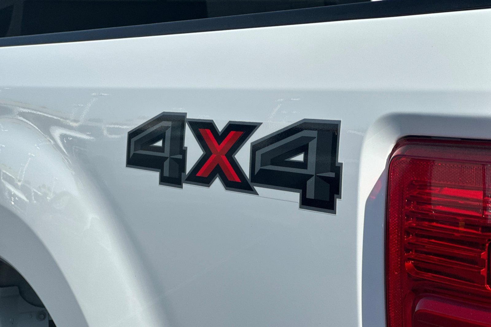 Certified 2022 Ford F250 XLT w/ XLT Premium Package AWD/4WD image 30