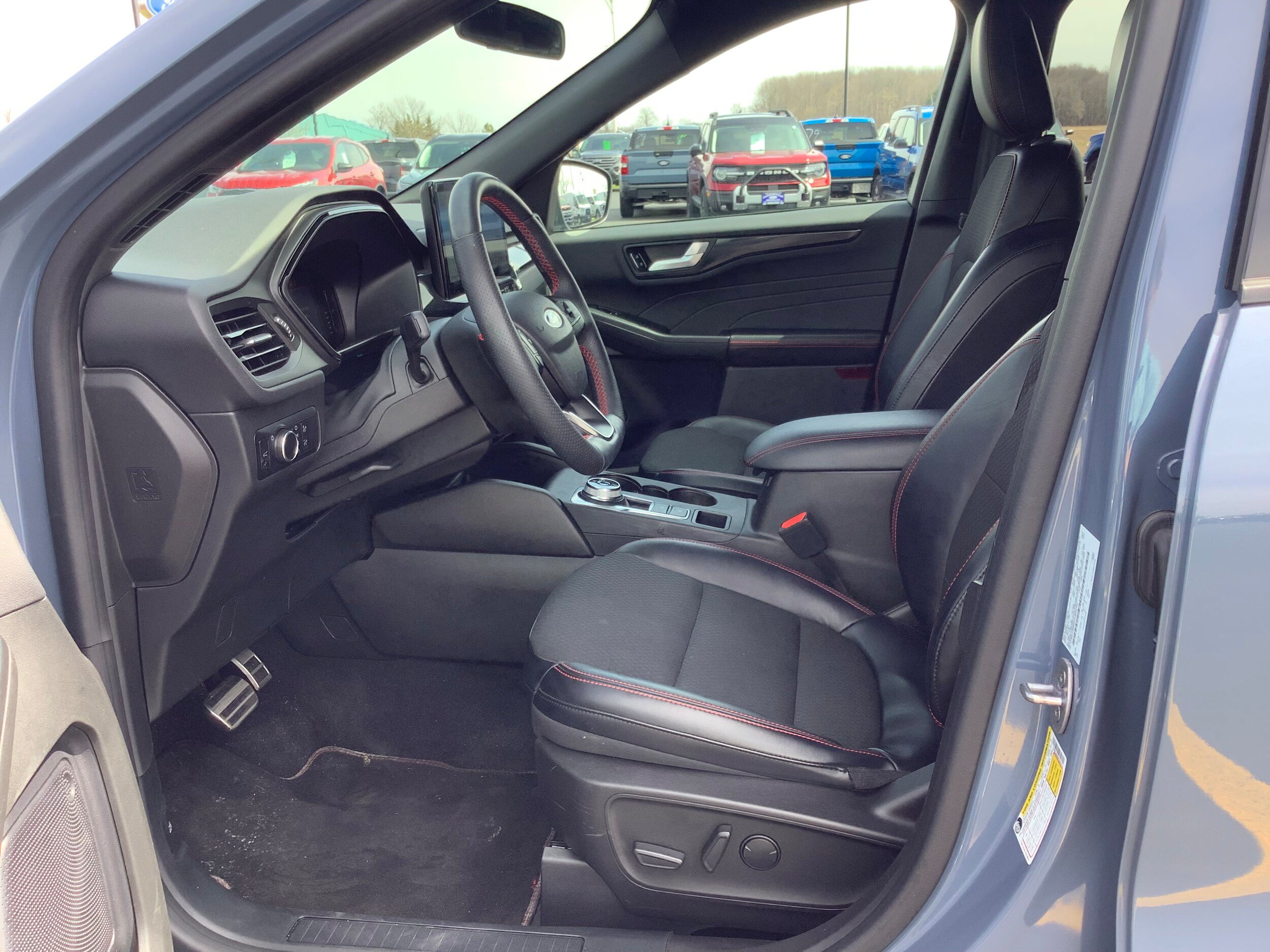 Certified 2023 Ford Escape ST-Line w/ Tech Pack #1 AWD/4WD image 7