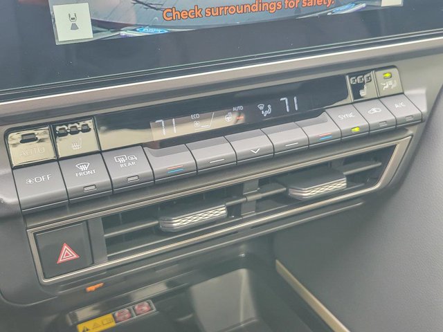 Used 2025 Toyota Camry XSE FWD image 21