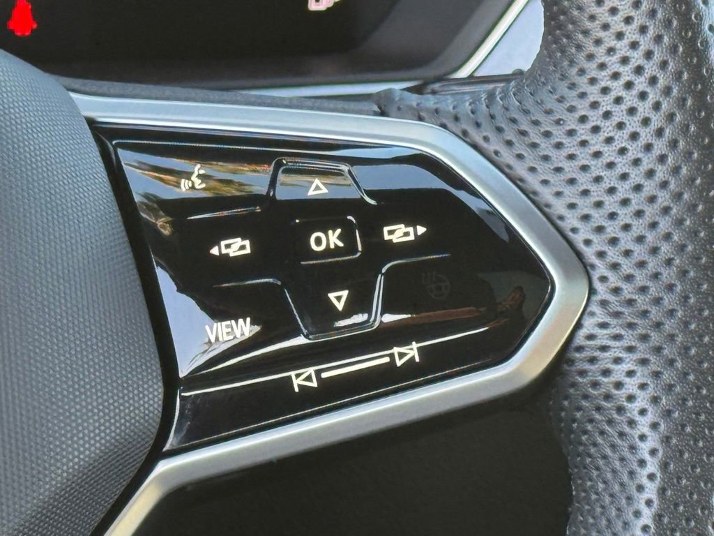 Used 2024 Volkswagen Tiguan SE R-Line FWD image 25