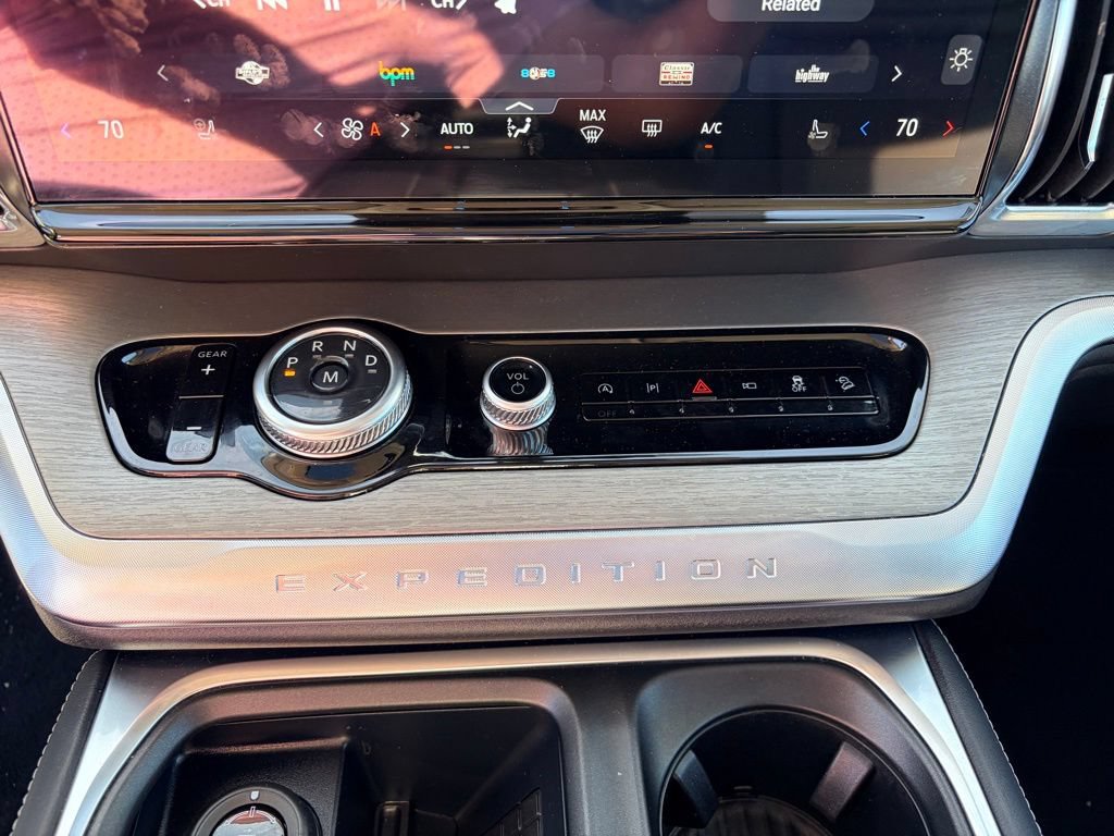 Certified 2025 Ford Expedition Platinum AWD/4WD image 12