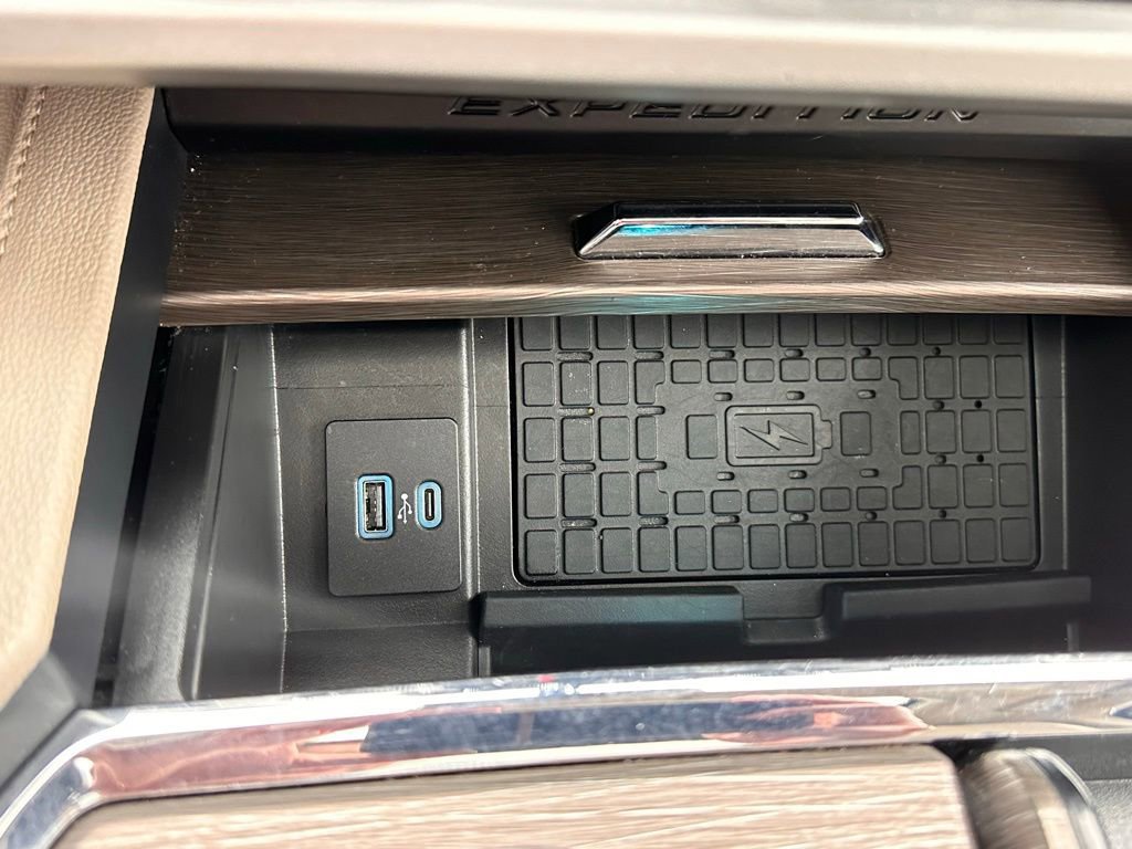 Certified 2023 Ford Expedition Limited image 34