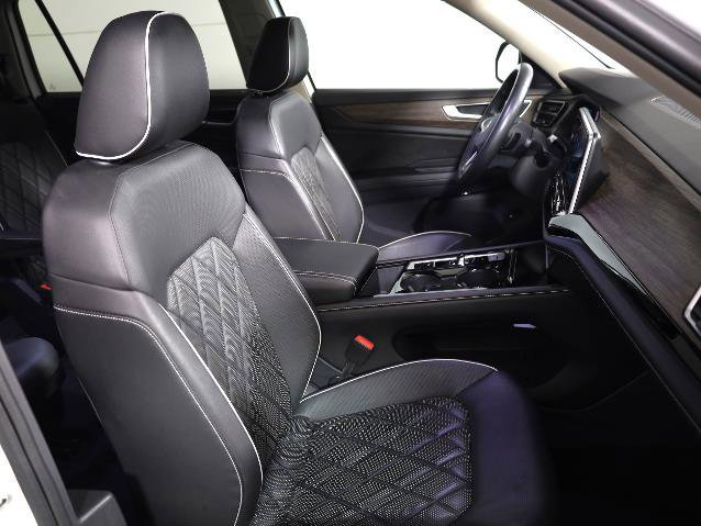 Used 2024 Volkswagen Atlas SEL Premium R-Line image 9