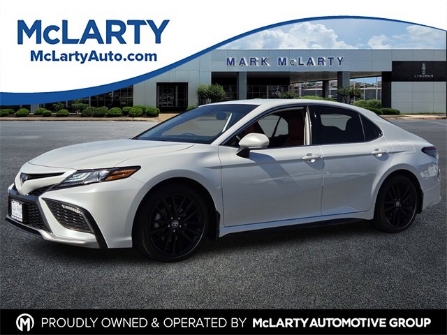 Used 2023 Toyota Camry XSE image 1