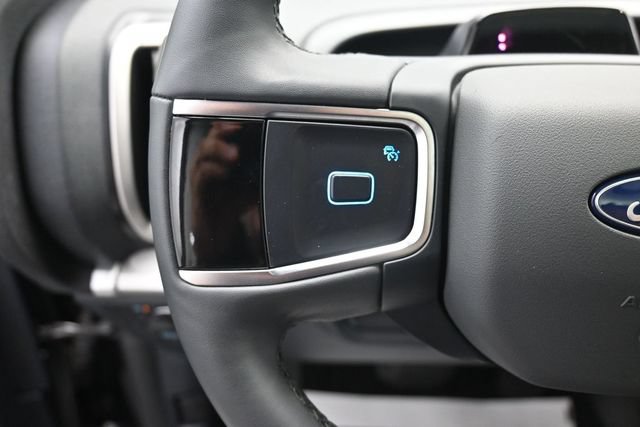 Certified 2025 Ford Expedition Active AWD/4WD image 12