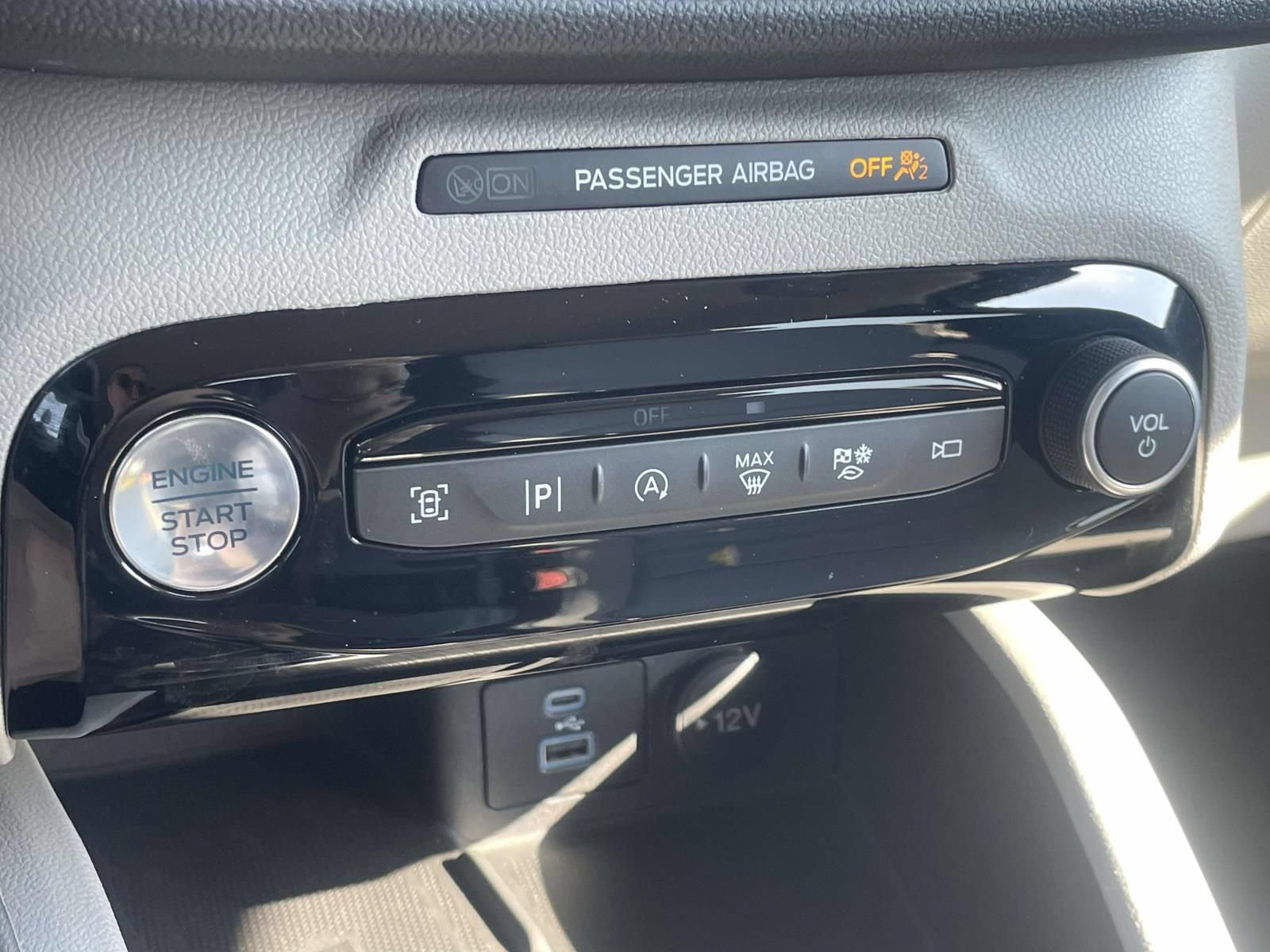 Certified 2023 Ford Escape Platinum AWD/4WD image 22