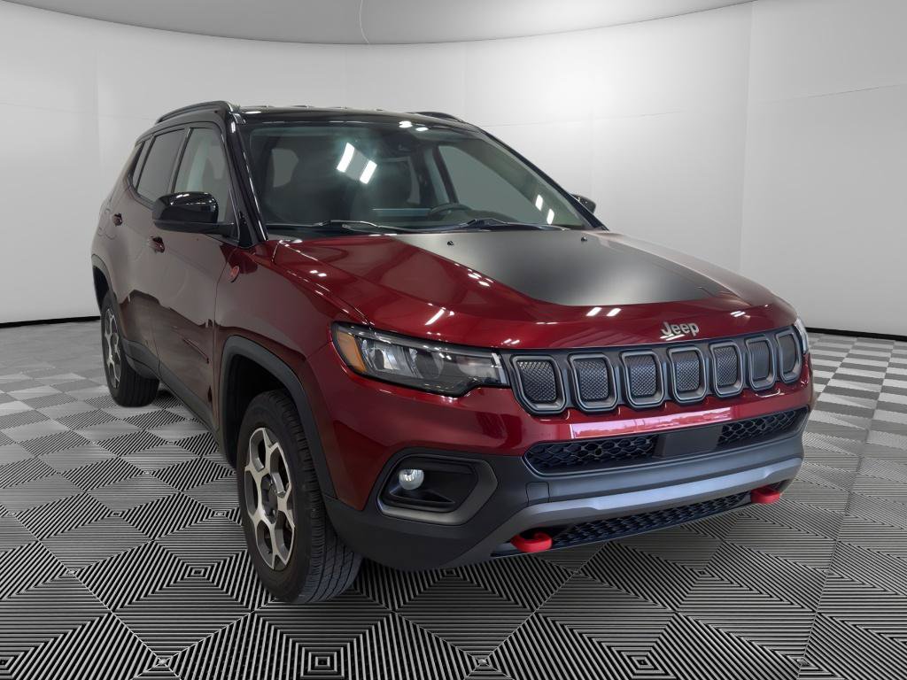 Used 2022 Jeep Compass Trailhawk w/ Trailhawk Convenience Group AWD/4WD image 3