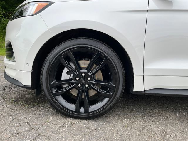 Certified 2024 Ford Edge ST w/ Equipment Group 401A image 9