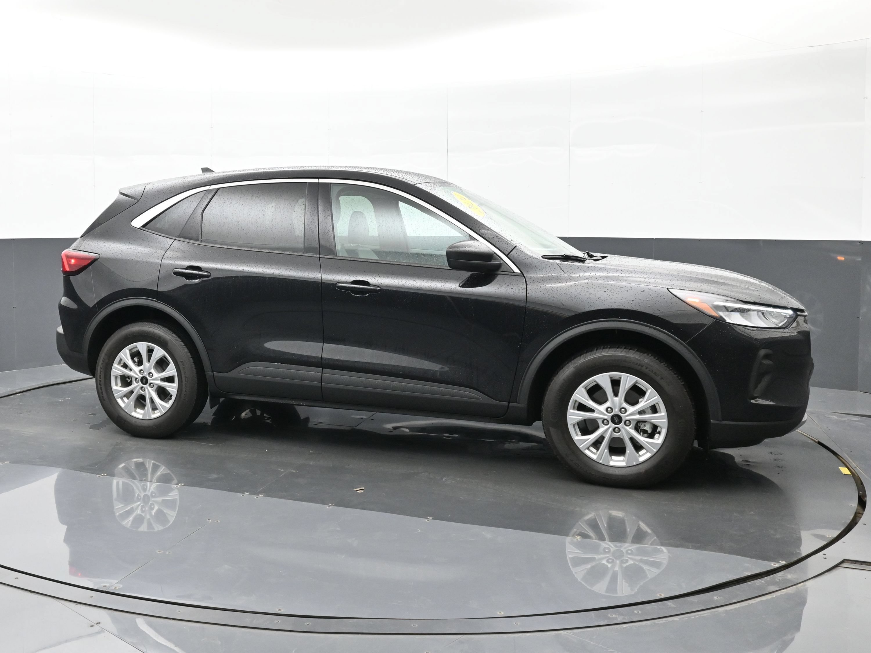 Certified 2024 Ford Escape Active AWD/4WD image 5