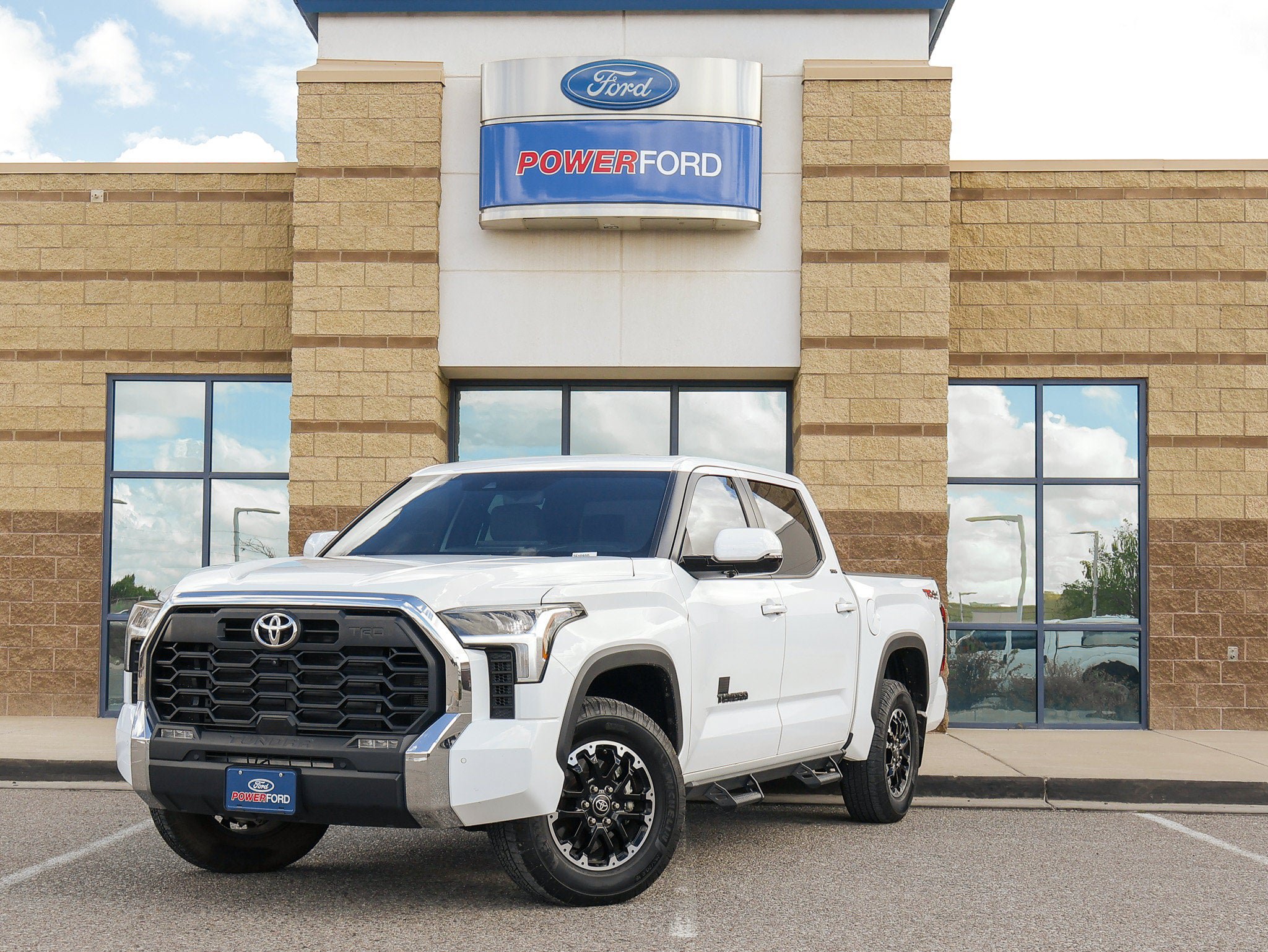 Used 2025 Toyota Tundra SR5 w/ TRD Off-Road Premium Package AWD/4WD image 2