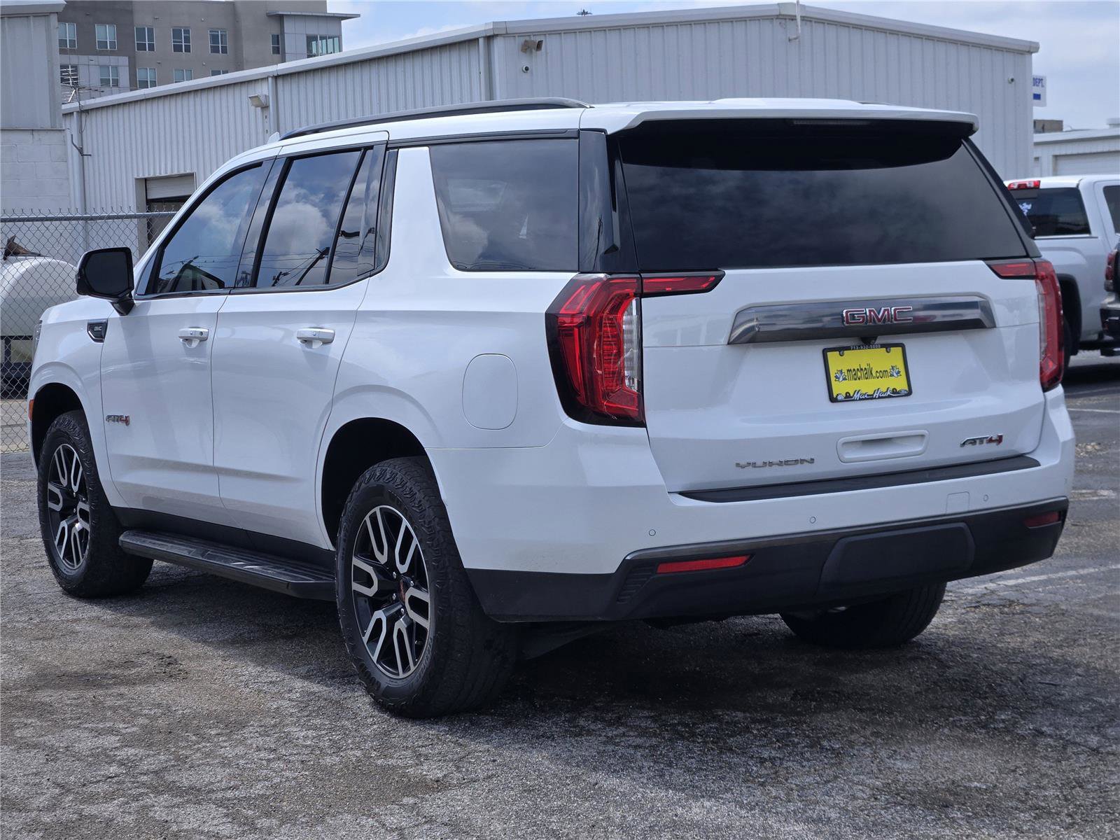 Used 2024 GMC Yukon AT4 w/ Technology Package AWD/4WD image 6