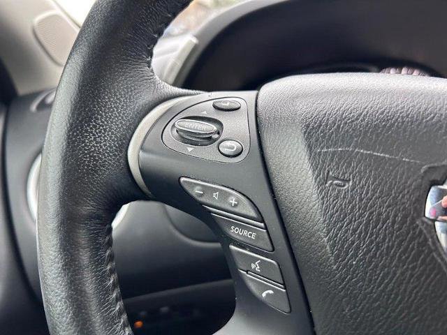 Used 2019 Nissan Pathfinder Platinum image 16