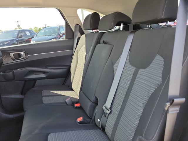 Used 2024 Kia Sorento LX FWD image 15