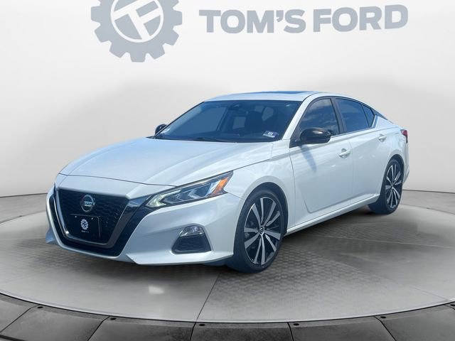 Used 2020 Nissan Altima 2.5 SR w/ Premium Package FWD image 1