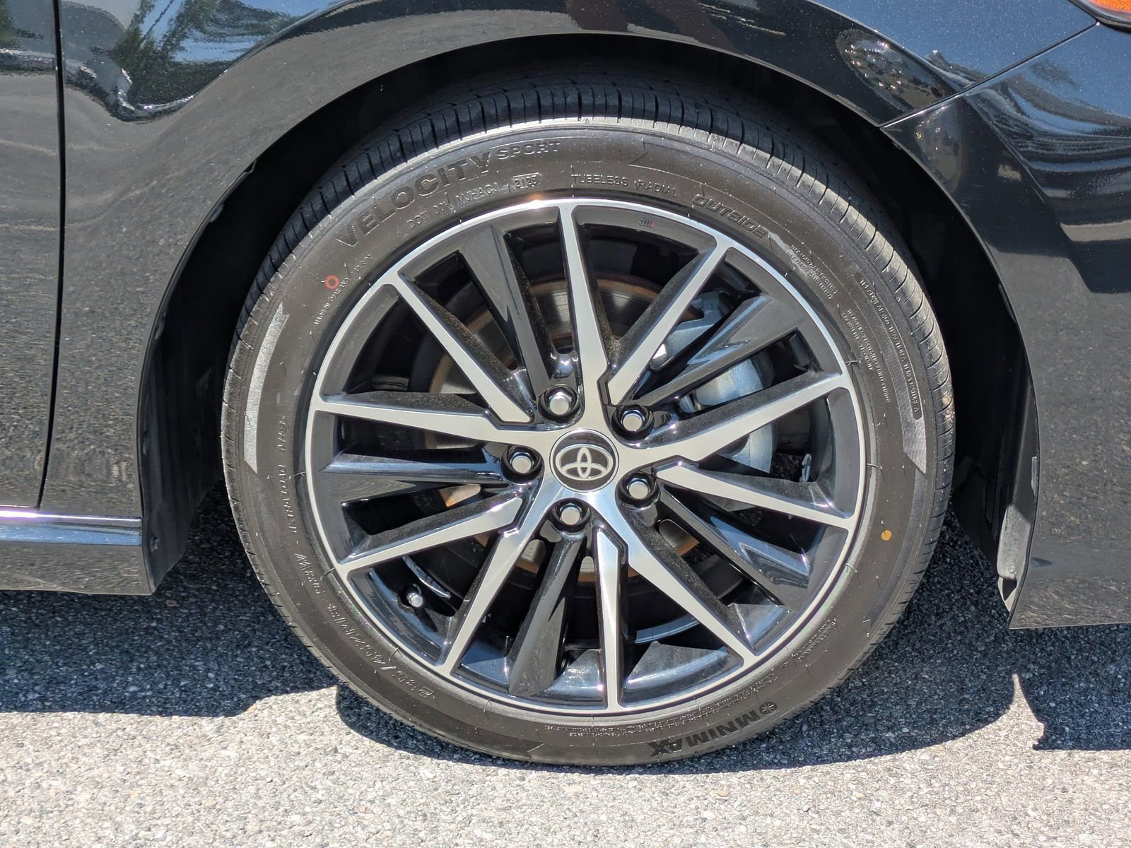 Used 2024 Toyota Camry SE w/ Convenience Package FWD image 5