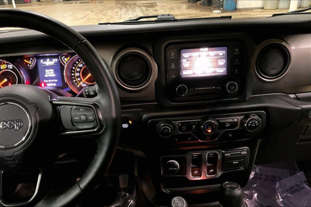 Used 2020 Jeep Wrangler Sport AWD/4WD image 6