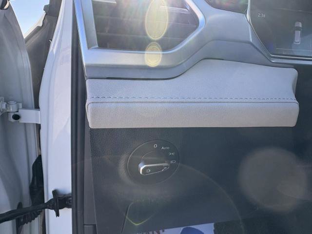 Used 2025 Volkswagen Taos SE image 20