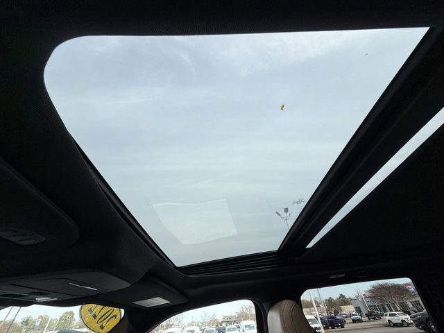 Certified 2022 Ford F150 Lariat w/ Equipment Group 502A High image 28